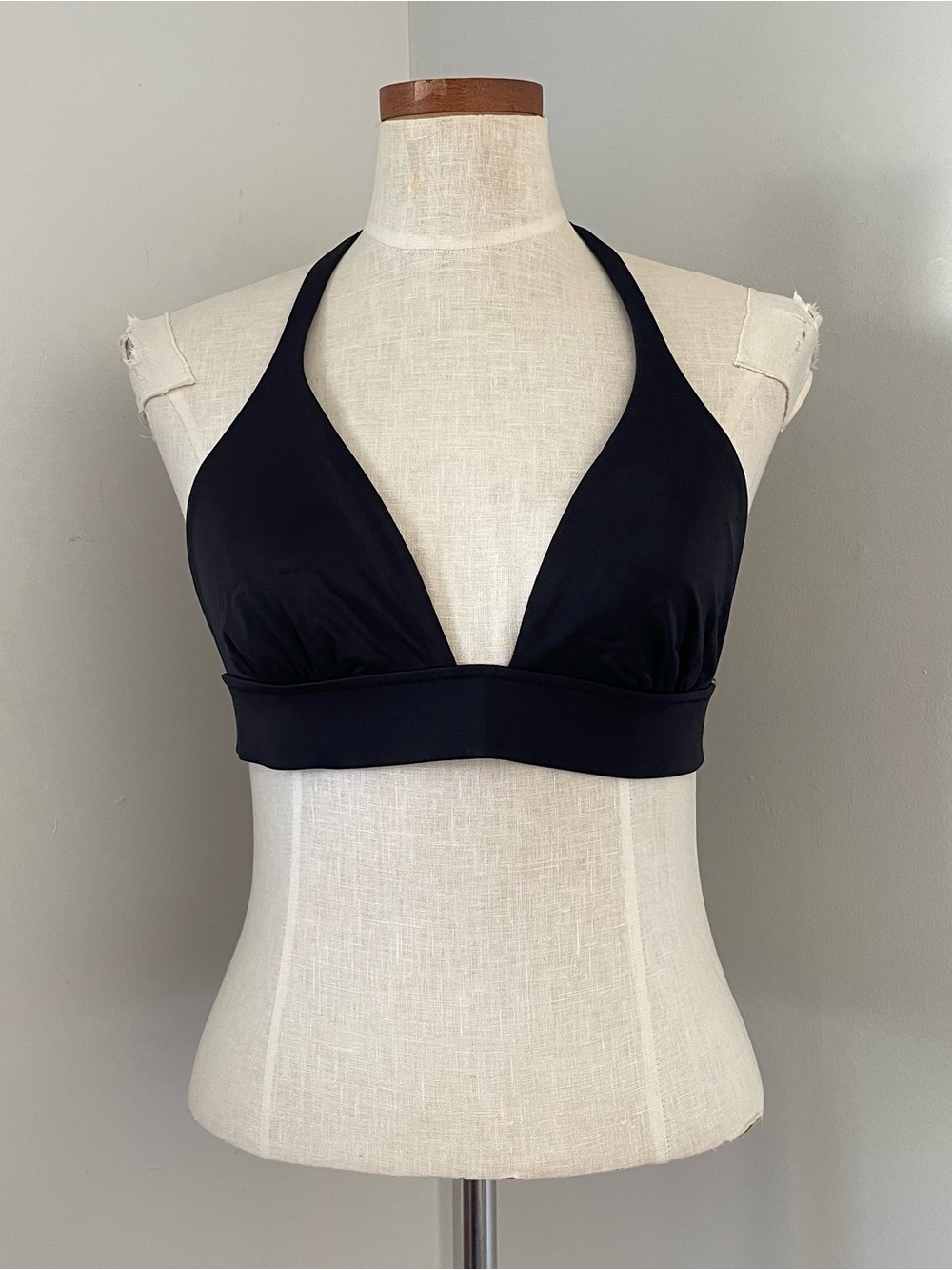 Grungecore Victoria’s Secret Black halter bikini top size Large preowned